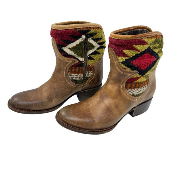 Freebird By Steven Carlo Ankle Boots Size 7 Southwestern Tapestry Brown Leather - Picture 1 of 10